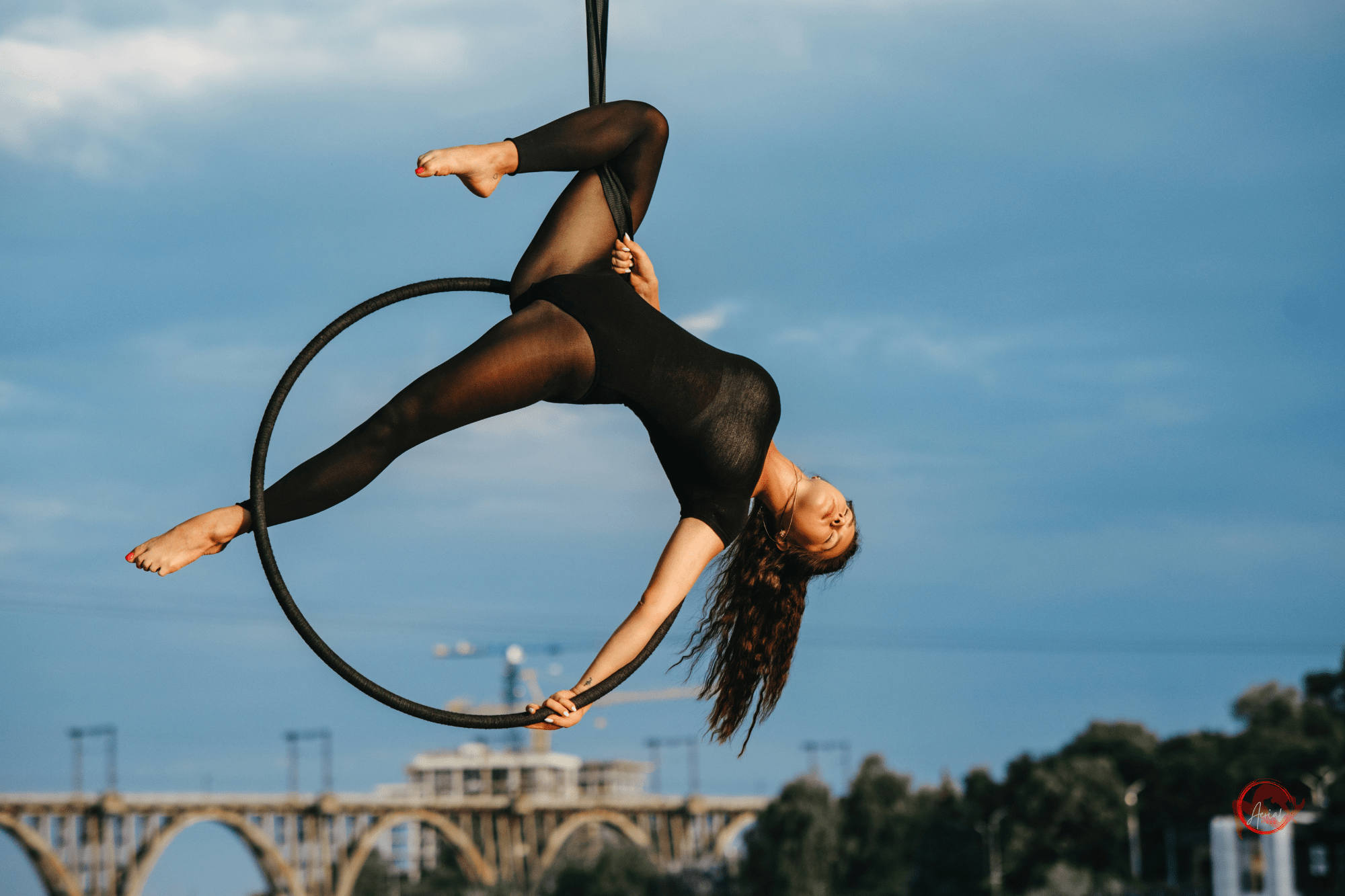 Come l'Aerial Hoop può migliorare il tuo benessere mentale e fisico